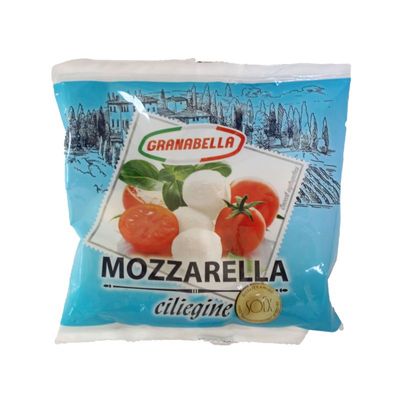 Сыр Гранабелла Моцарелла Чильедждини 40% пласт. пакет 100г